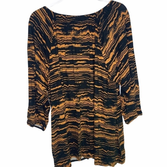 New •Lularoe Debra Peasant top - Picture 3 of 9